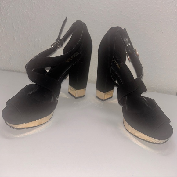 Stunning MICHAEL KORS platform suede sandal with chunky gold heel. - Picture 12 of 12